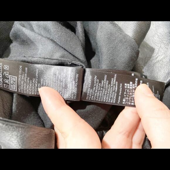 Topshop Faux Leather Moto Mini Skirt Size 8P Black Silver Buckles Edgy Chic - Picture 10 of 11